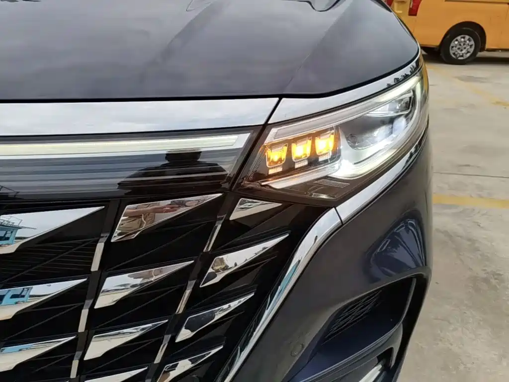 Roewe iMAX8 — миниатюра 24