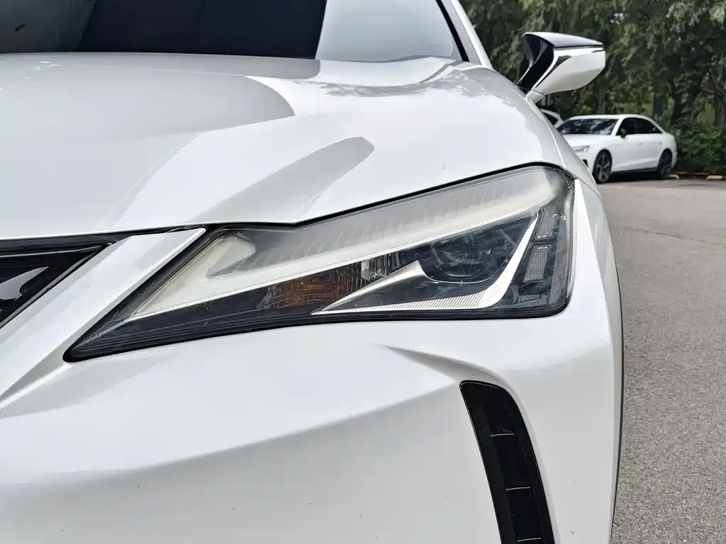 Lexus UX — миниатюра 15