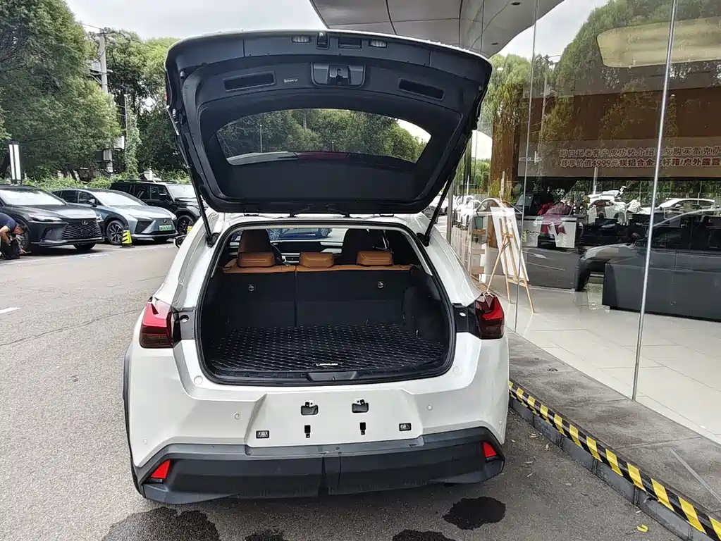 Lexus UX — миниатюра 6