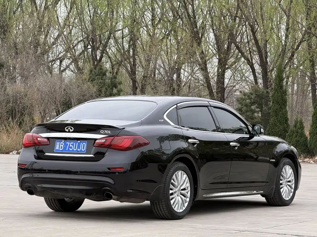 Infiniti Q70 2015 Q70L 3.5L Hybrid Luxury