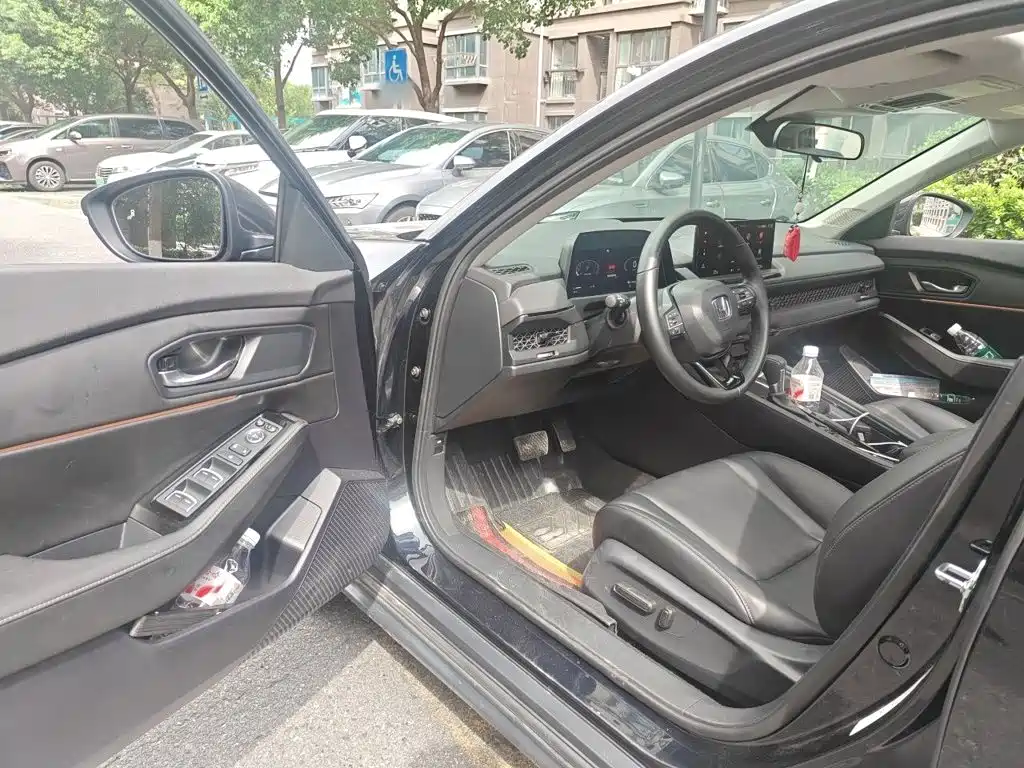 Honda Accord — миниатюра 14