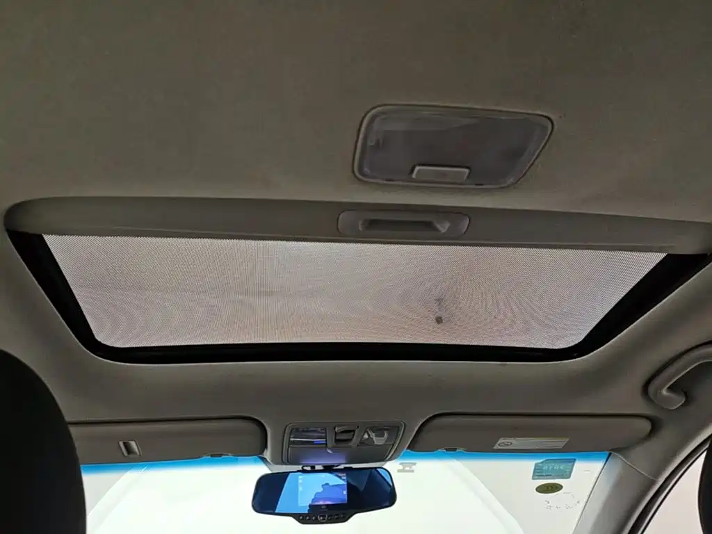 Hyundai Elantra Langdong — миниатюра 18