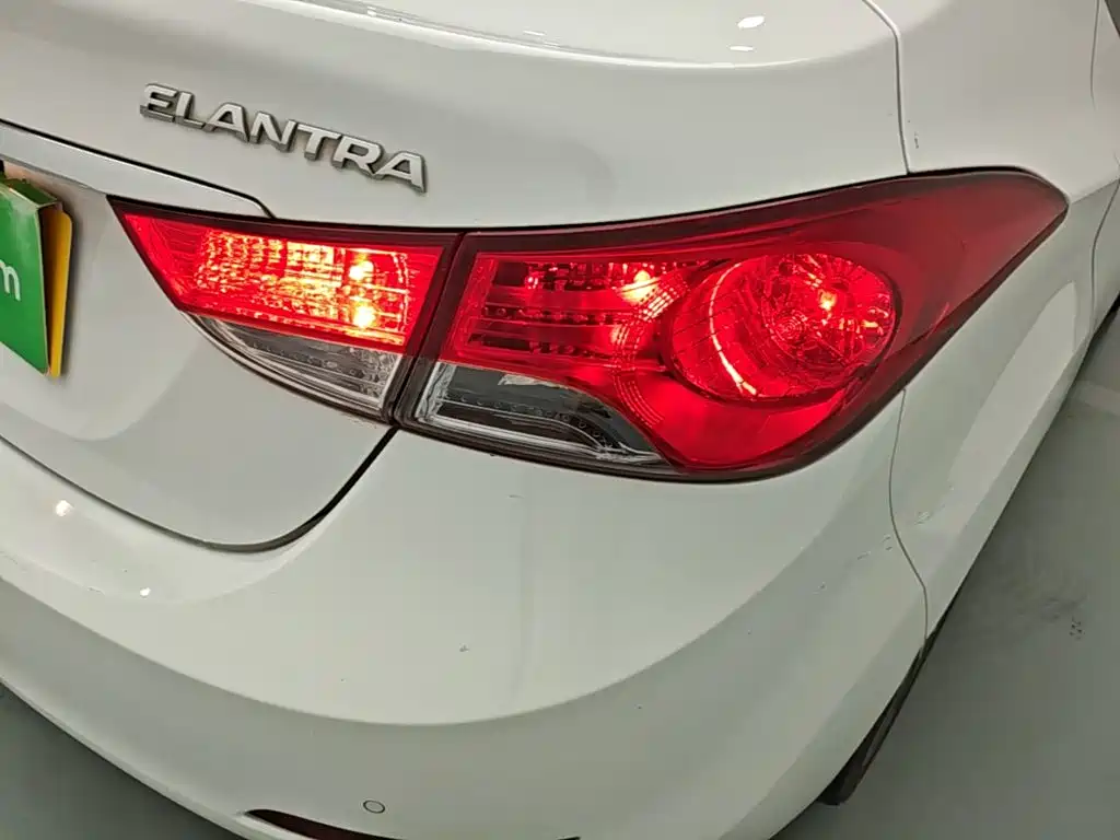Hyundai Elantra Langdong — миниатюра 8