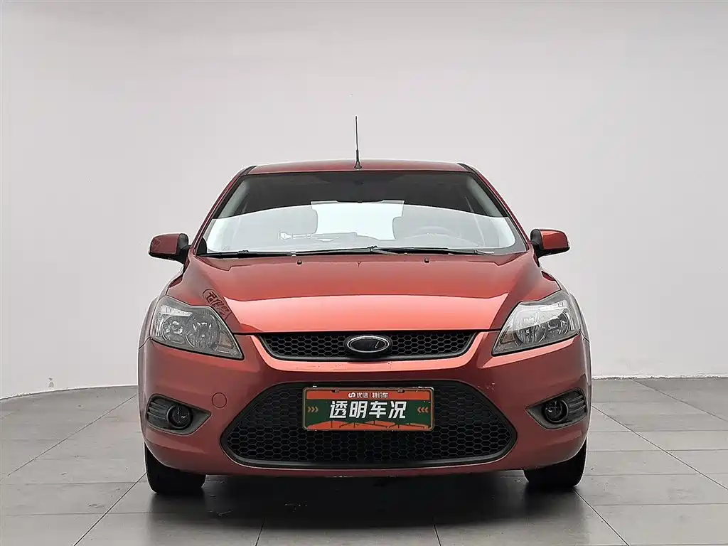 Ford Focus 2013 1.8L AT