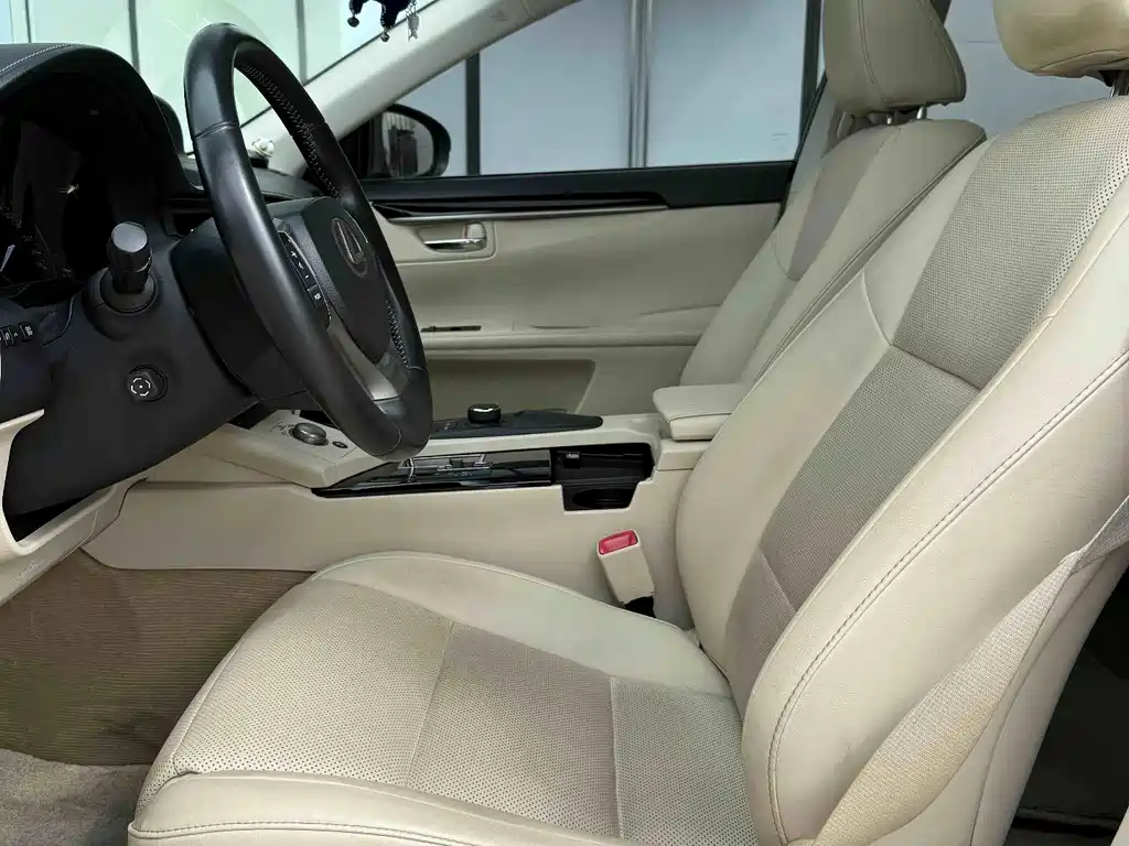 Lexus ES — миниатюра 5