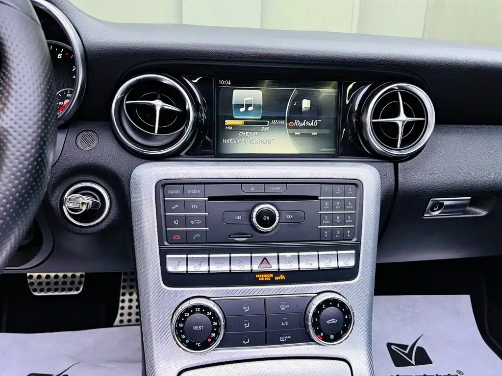 Mercedes-Benz SLC — миниатюра 13