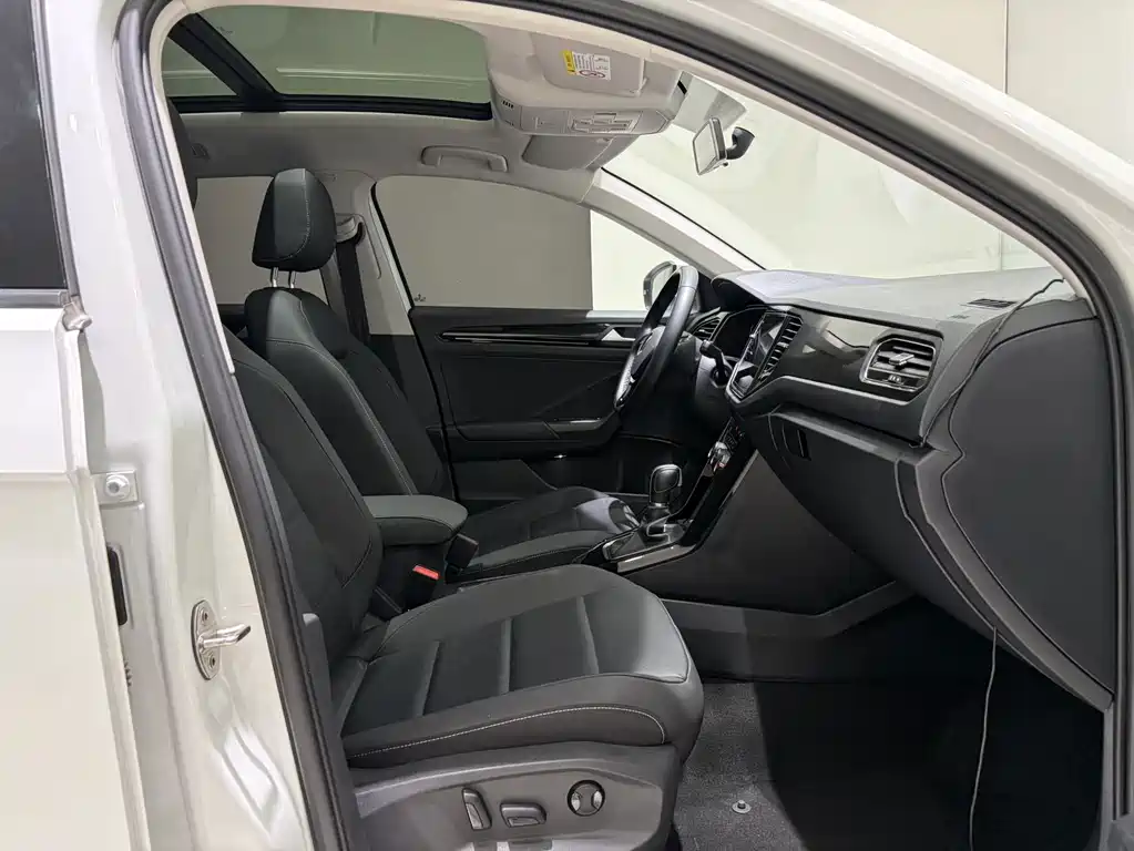 Volkswagen T-Roc 280TSI DSG 2WD Comfort Enjoy PLUS, фото 14