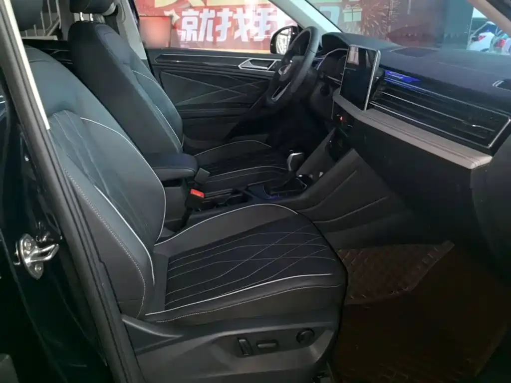 Volkswagen Tiguan L — миниатюра 20