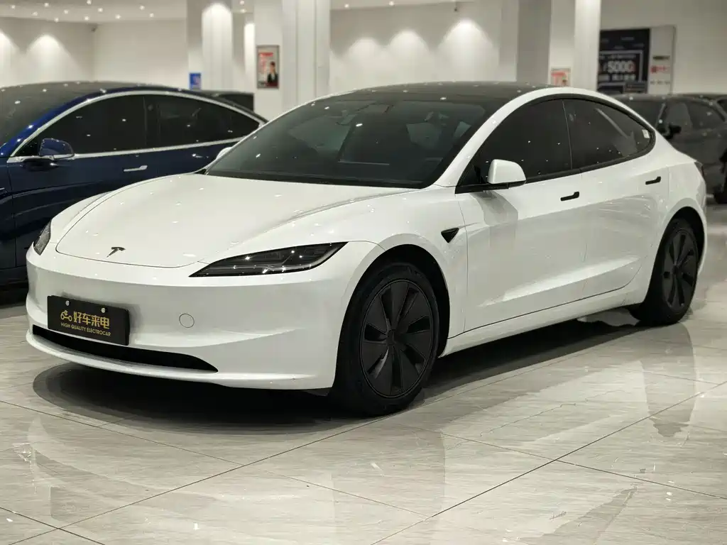 Tesla Model 3 2024