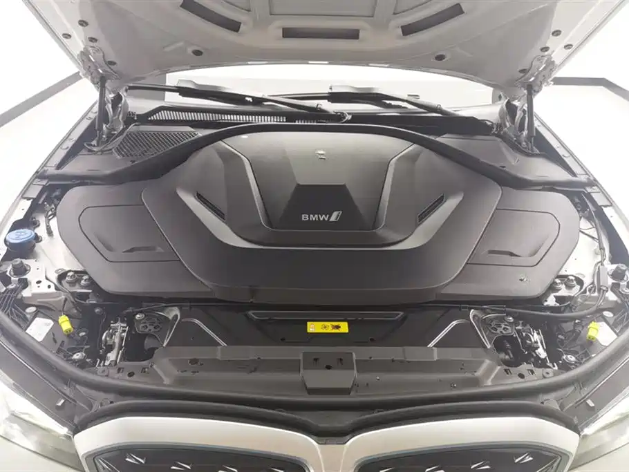 BMW i3 2022 eDrive 35 L