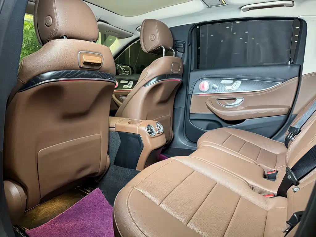 Mercedes-Benz E-Class — миниатюра 10