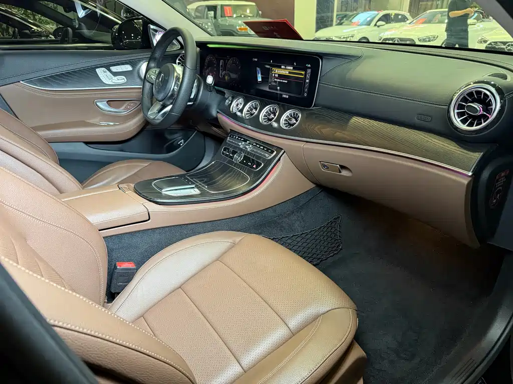 Mercedes-Benz E-Class — миниатюра 12