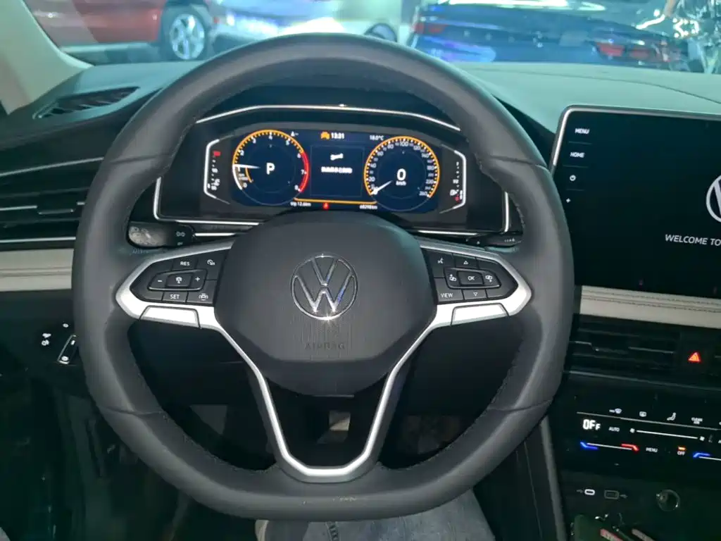 Volkswagen Tiguan L — миниатюра 7