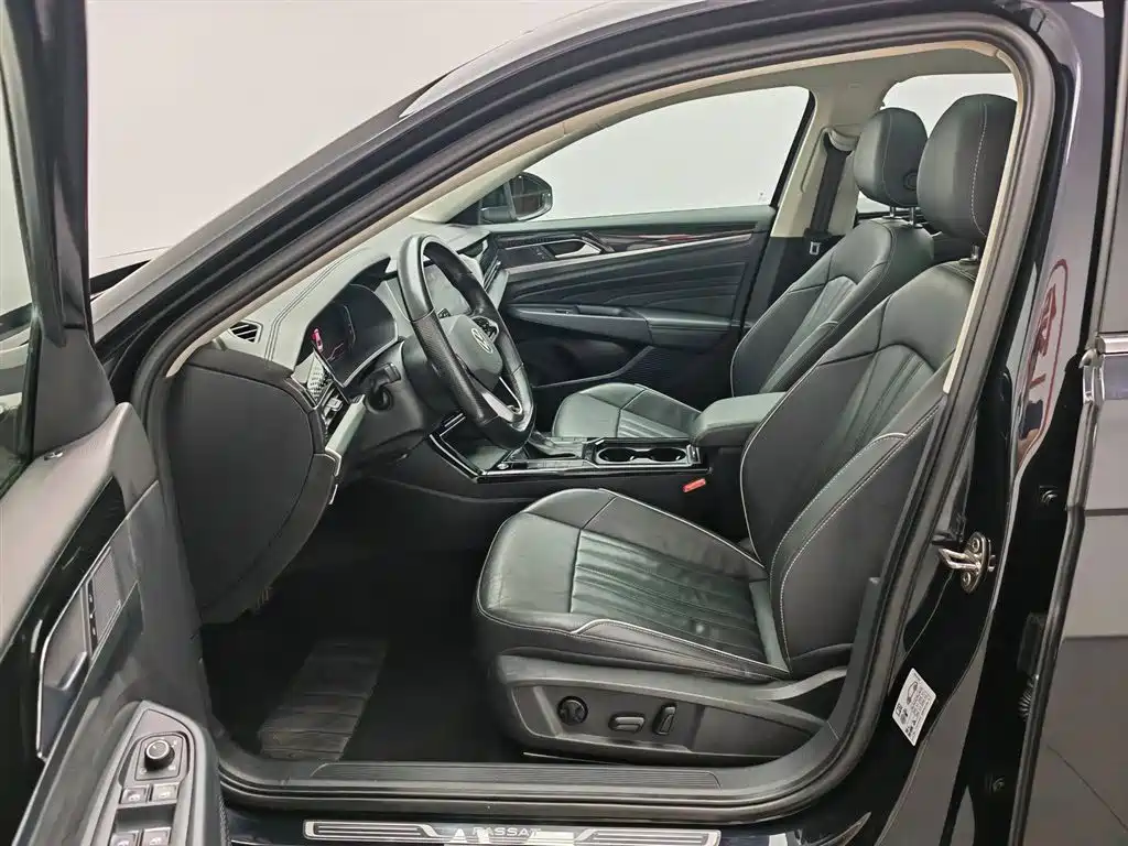 Volkswagen Passat 2023 330TSI Elite