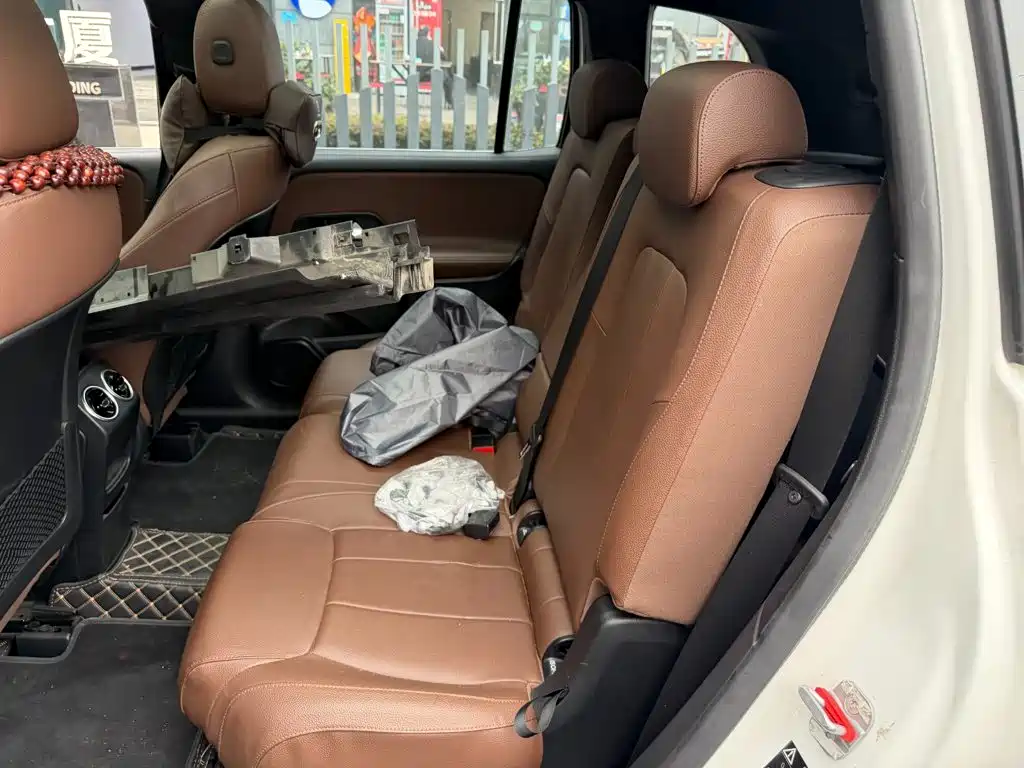 Mercedes-Benz GLB — миниатюра 12