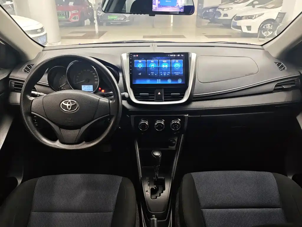 TOYOTA YARIS L TO ENJOY