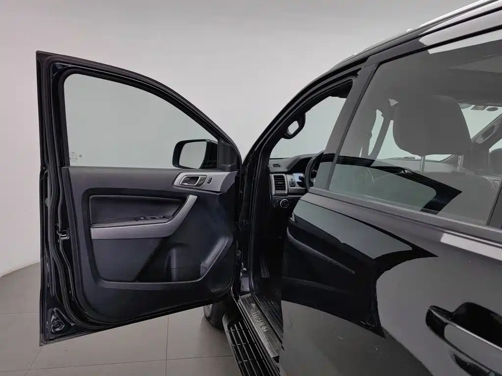 Ford Everest — миниатюра 8