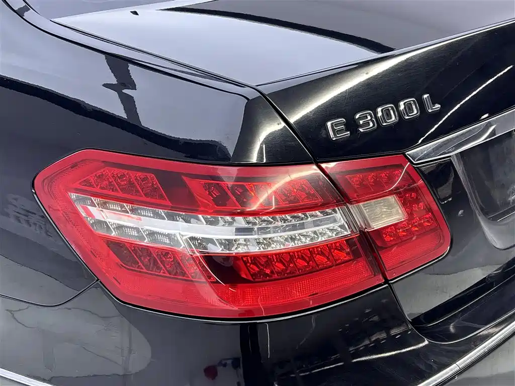 Mercedes-Benz E-Class E 2012 E 200 L CGI