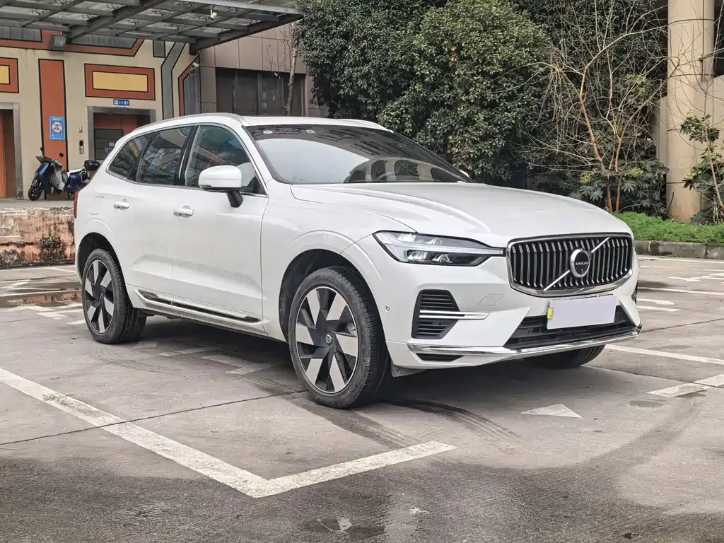 VOLVO XC60 PLUG IN HYBRID