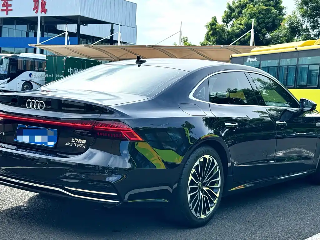 Audi A7L 2024 — фото 6