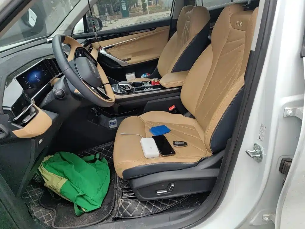 Geely Boyue L — миниатюра 11