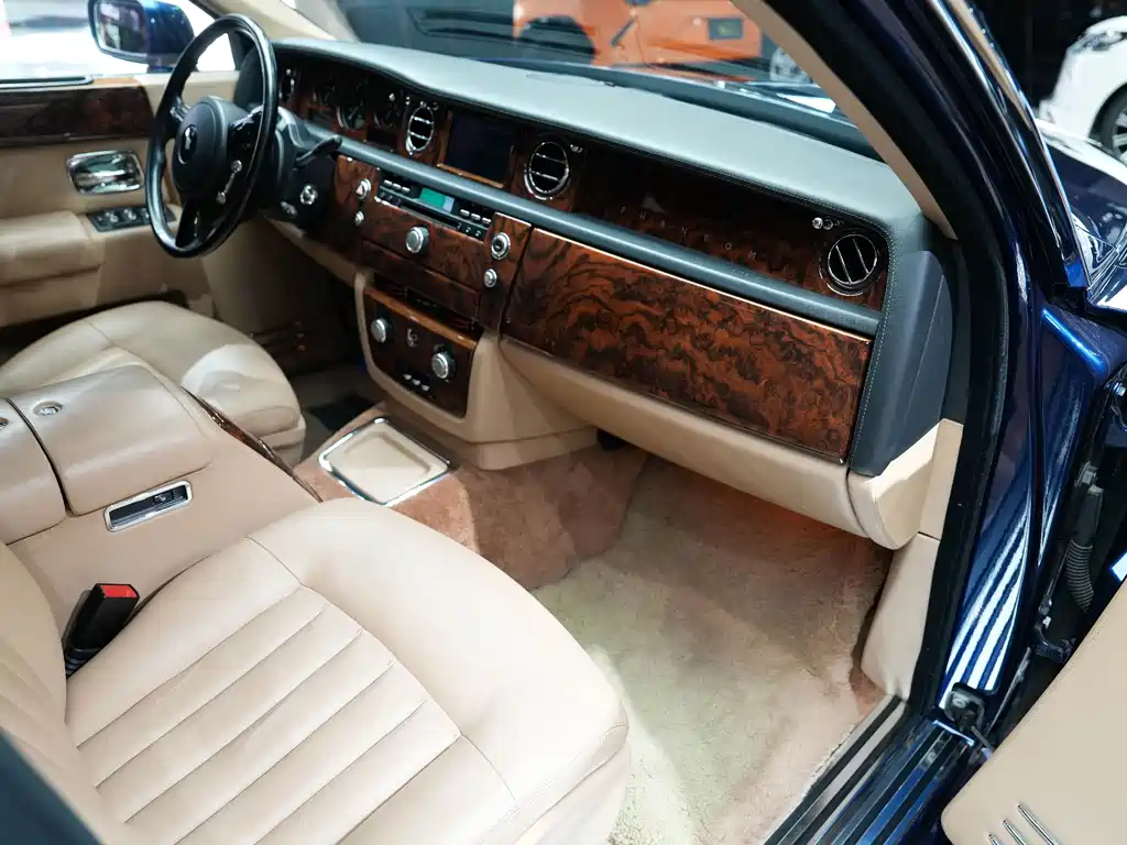 Rolls-Royce Phantom — миниатюра 23