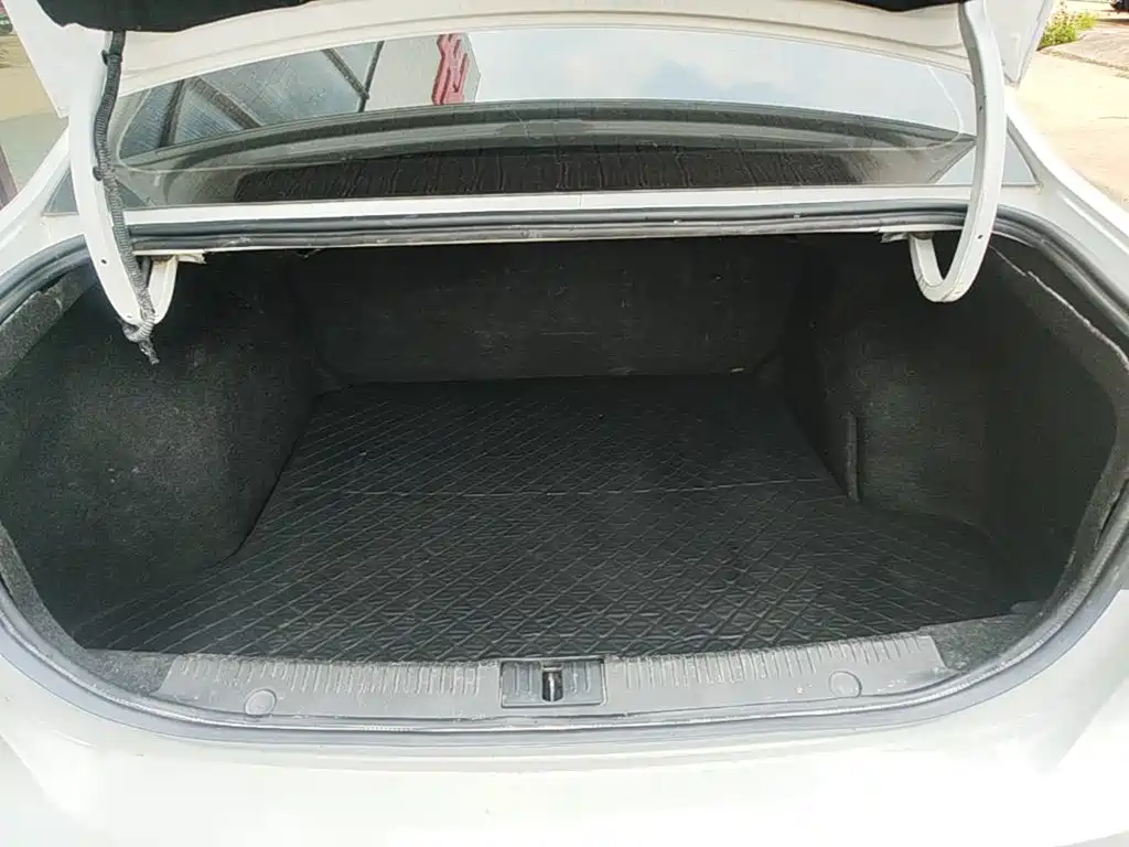 Roewe Roewe i6 Classic — миниатюра 19