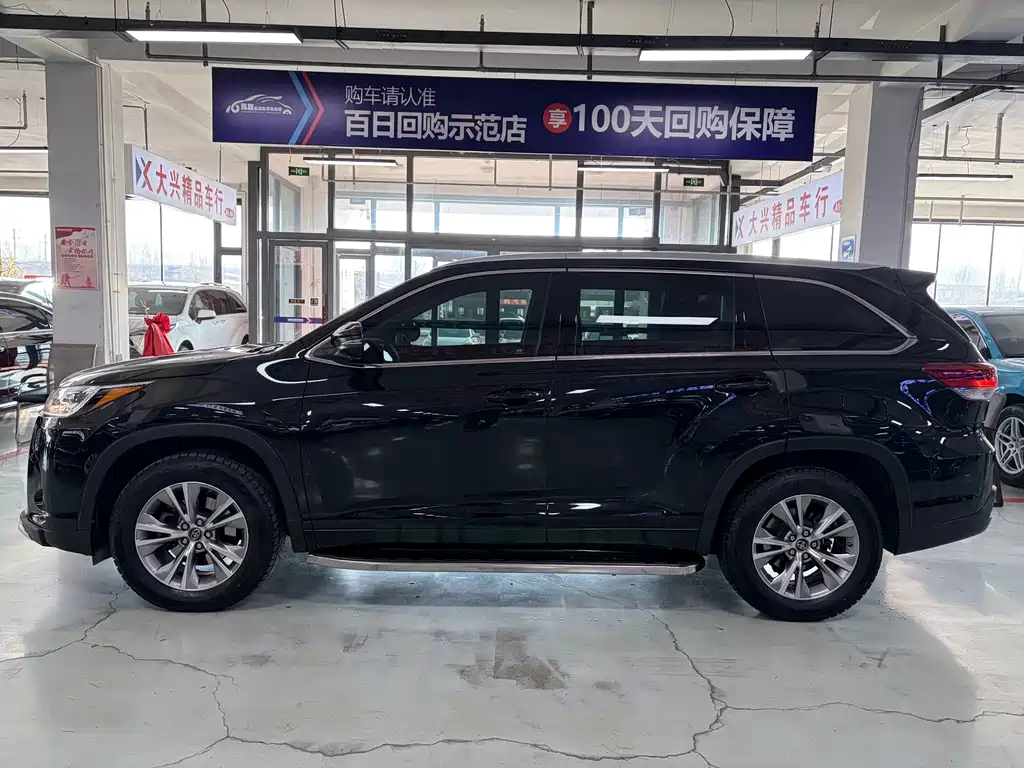 TOYOTA HIGHLANDER