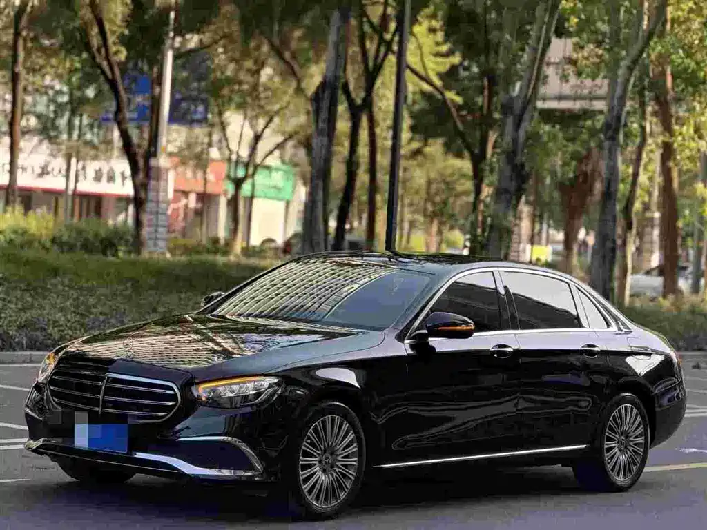 Mercedes-Benz E-Class — миниатюра 2