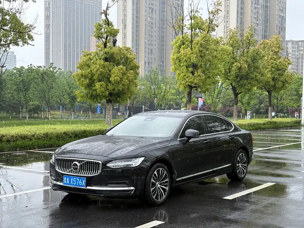 Volvo S90 2025
