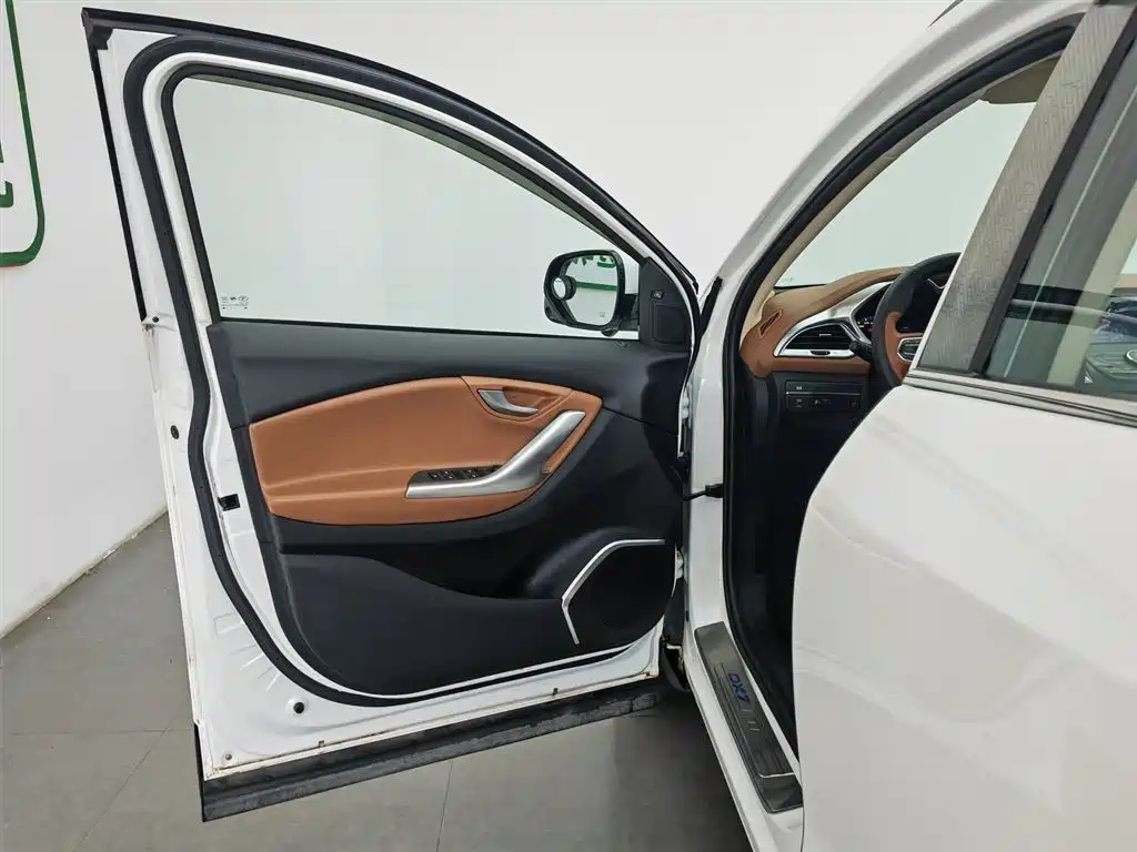 Soueast DX7 2015 1.5T AT Luxury