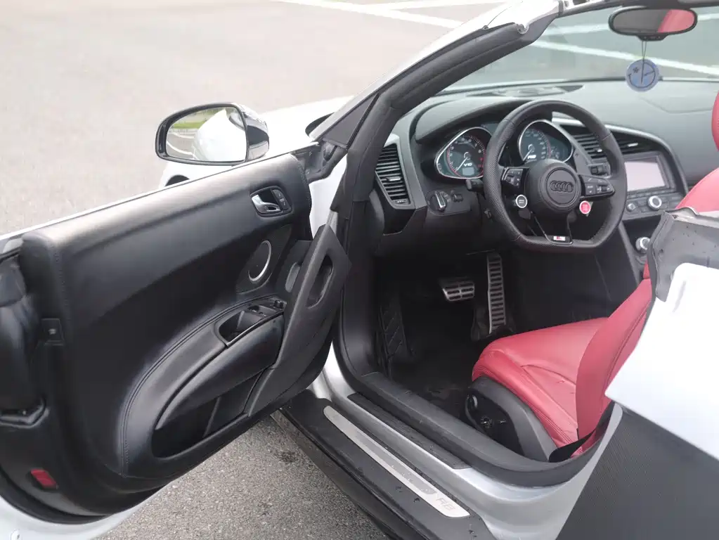 Audi R8 — миниатюра 18