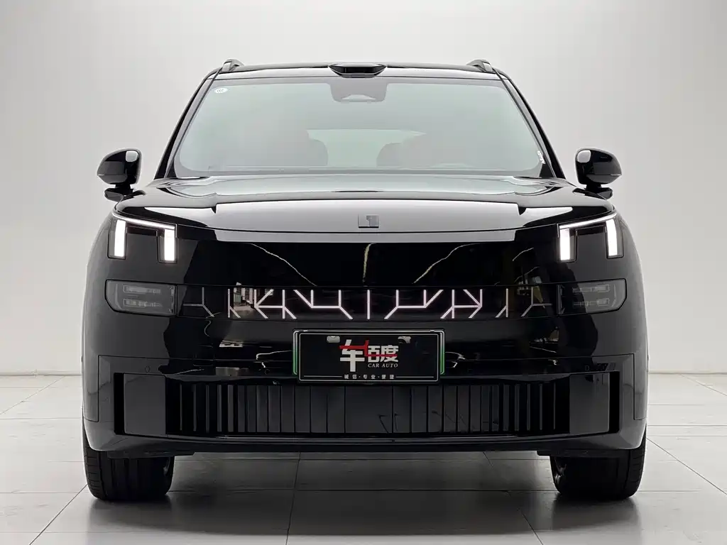Lynk & Co 900 — миниатюра 2