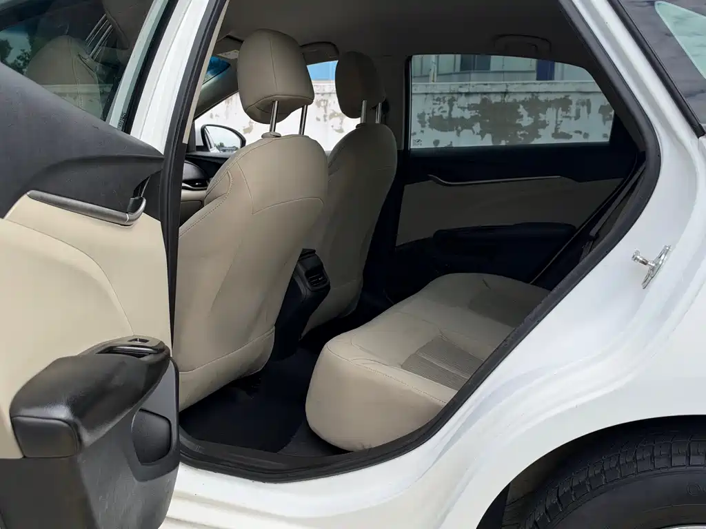 Buick Excelle — миниатюра 7