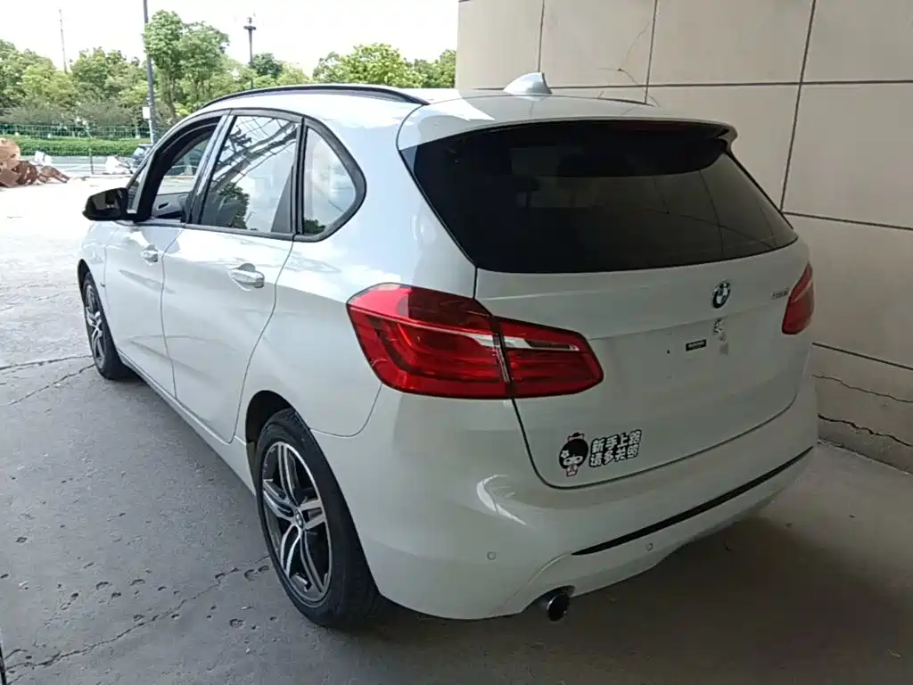 BMW 2 Series Active Tourer — миниатюра 5