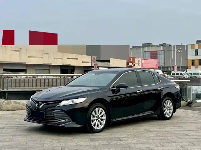 TOYOTA CAMRY