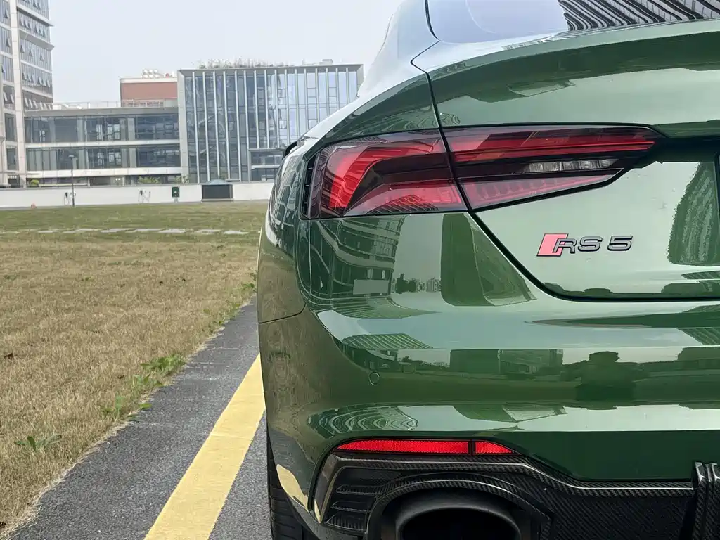 AUDI RS 5