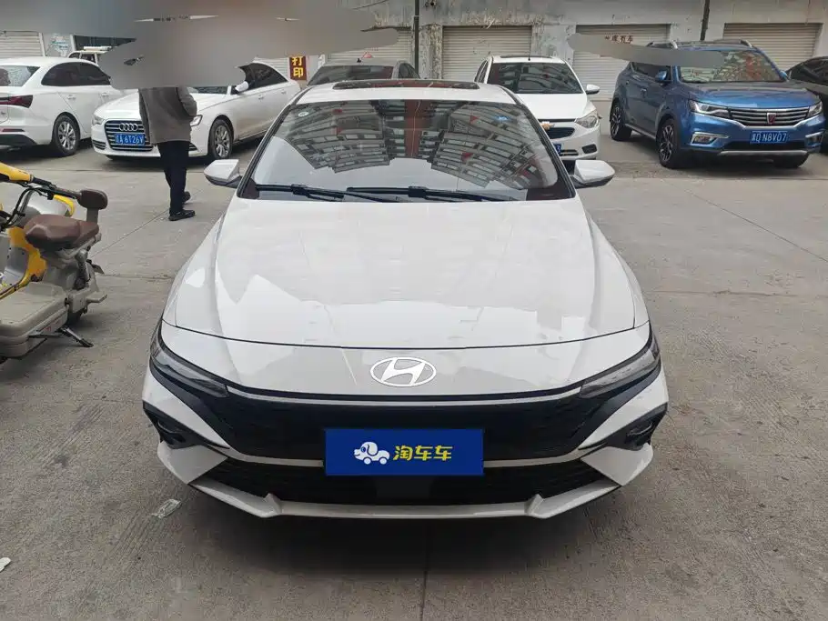 Hyundai Elantra — миниатюра 2