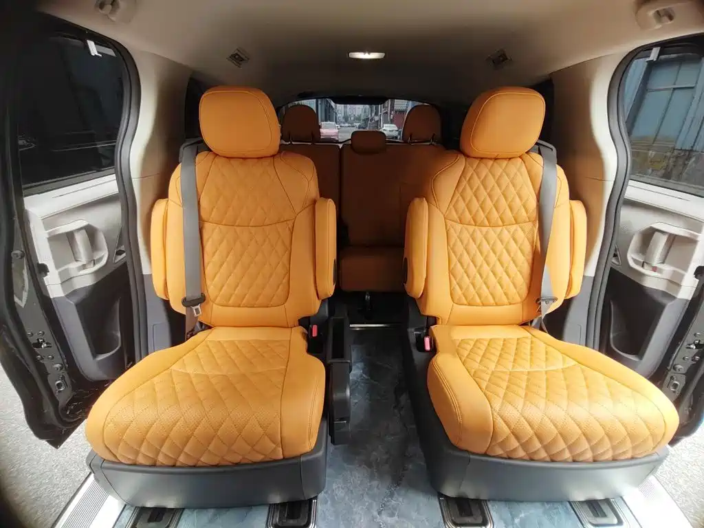 Toyota Sienna — миниатюра 20