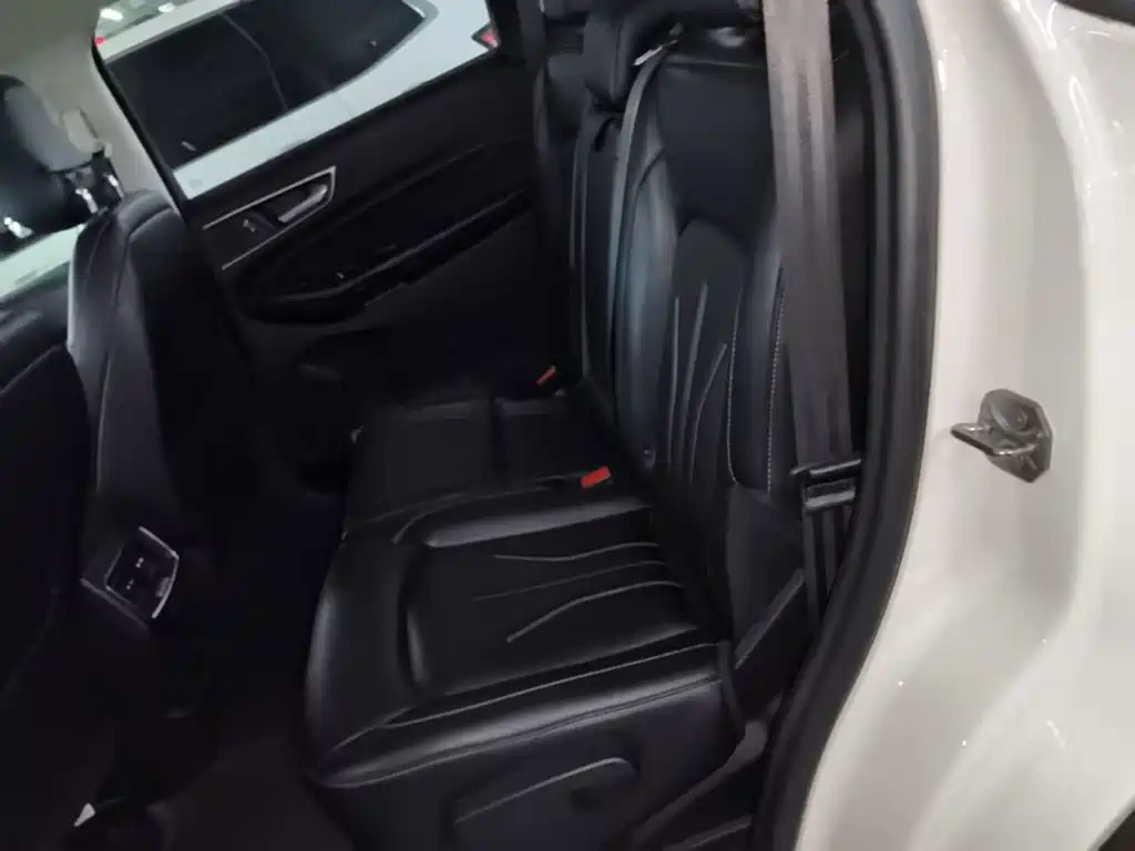 Ford Edge — миниатюра 17