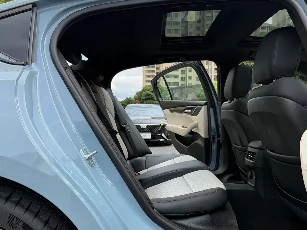 Cadillac CT5 — миниатюра 22