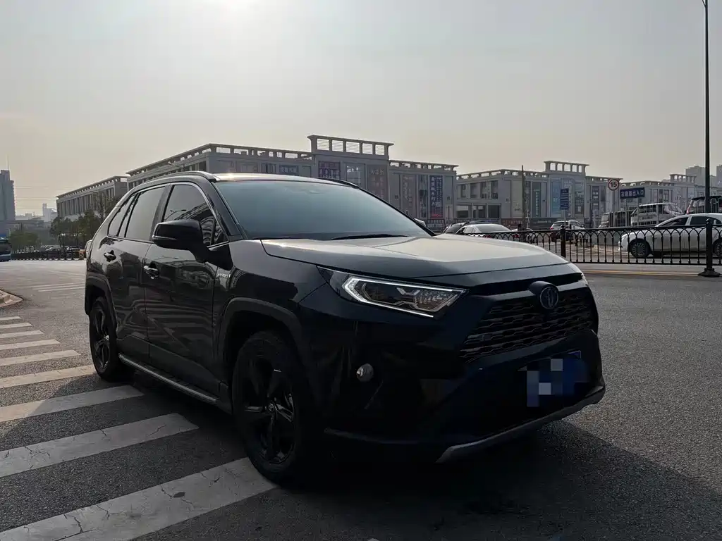 Toyota RAV4 2021
