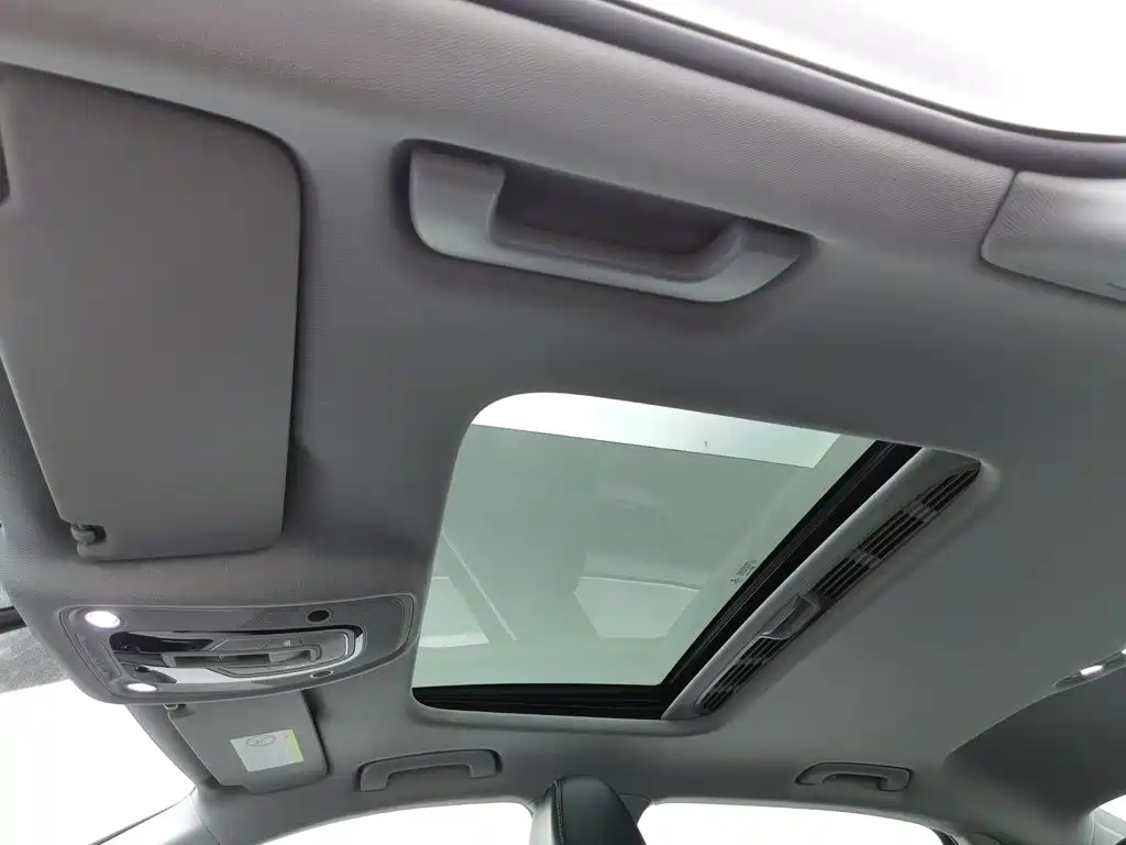 Audi A4L — миниатюра 14