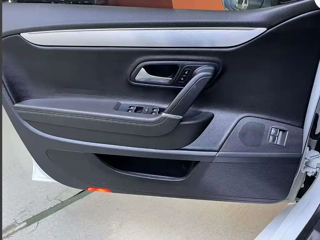 Volkswagen FAW - Passat CC CC 2018 1.8TSI Luxury