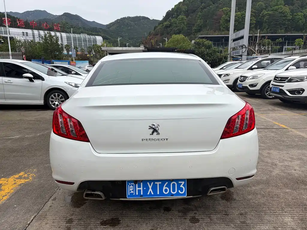 Peugeot 508 2012 2.3L