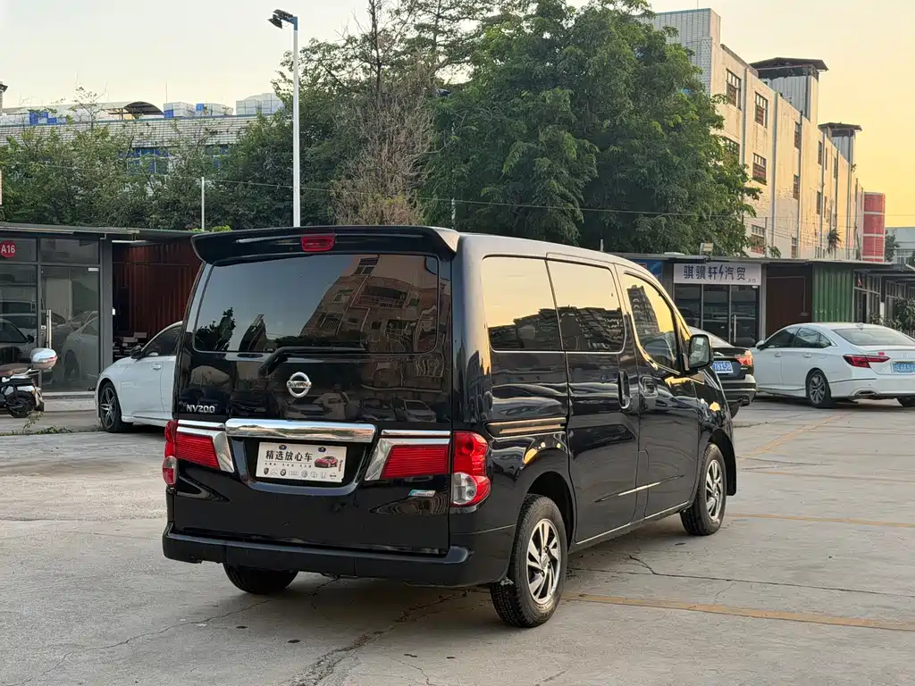 Nissan NV200 — миниатюра 4