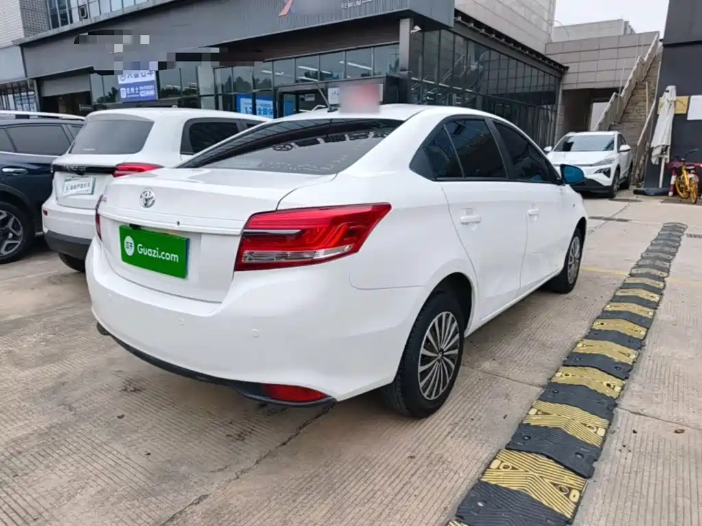 Toyota Yaris L — миниатюра 7
