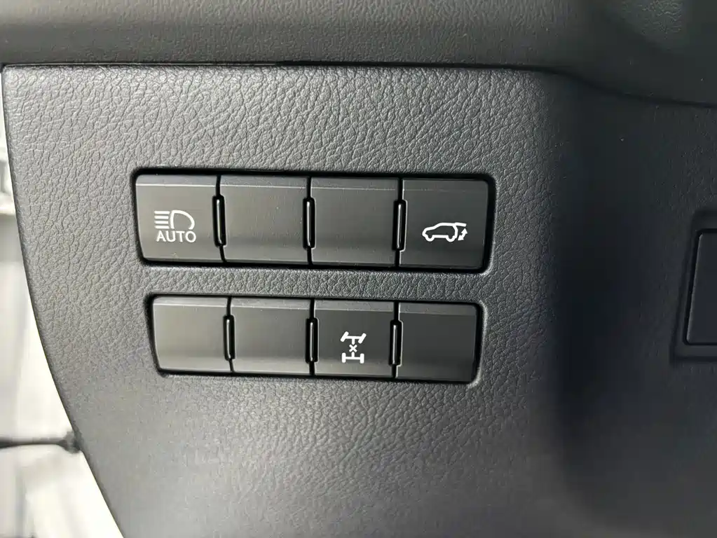 Lexus NX — миниатюра 20