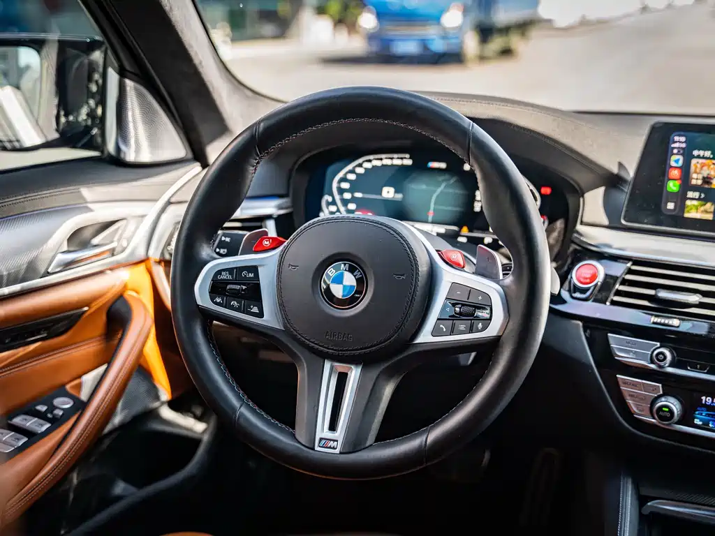 BMW M5 — миниатюра 12