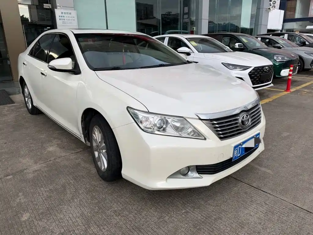 Toyota Camry — миниатюра 3